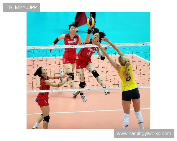 世界女排赛场激战日本女排迎战强敌俄罗斯队的精彩对决