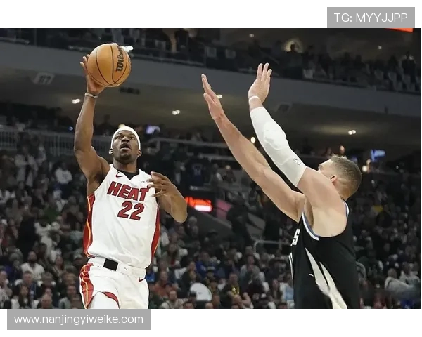 篮网与76人激战四月二十四日谁将赢得季后赛关键战役