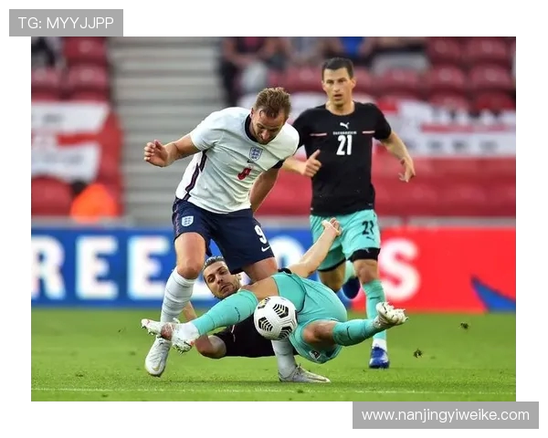 英格兰与美国友谊赛精彩对决展现足球魅力与团队精神