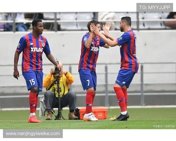 足球神户队与蔚山队精彩对决直播全程回顾与精彩瞬间分析