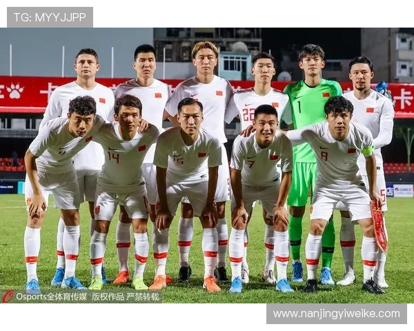 长春队与恒大队激战正酣比分悬念引发球迷热议与期待