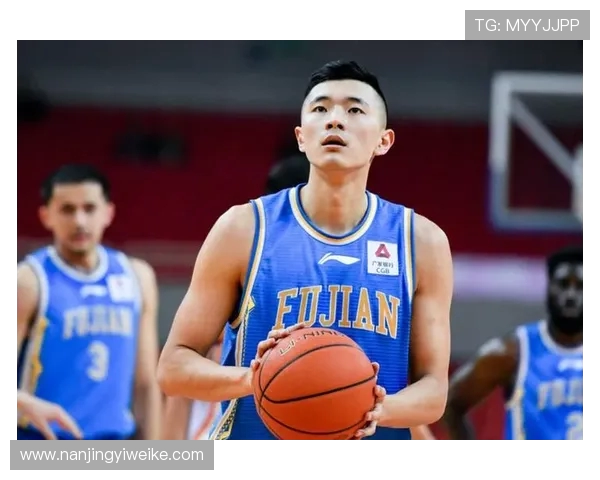 陈林坚的篮球之路:从青涩少年到CBA明星的成长历程与奋斗故事 陈林坚的篮球之路:从青涩少年到CBA明星的成长历程与奋斗故事