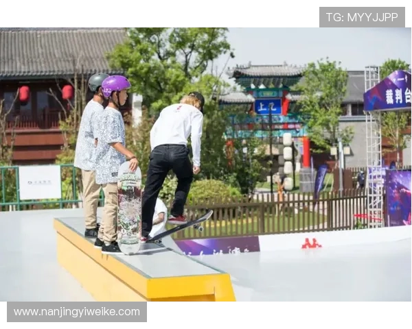 广州滑板队与成都滑板队赛后战术分析与复盘探讨 广州滑板队与成都滑板队赛后战术分析与复盘探讨