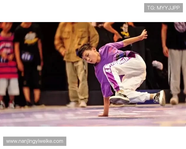 武汉极限运动队在世界街舞大赛中的耐力表现引发热议与关注