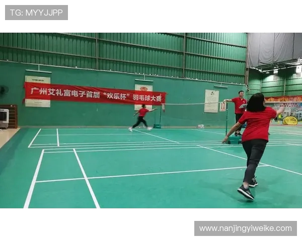 广州羽毛球队在最新羽毛球状态排行榜中荣登第八名展现强劲实力