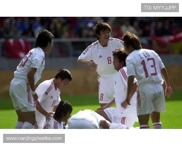 广州足球队进攻革新之路解析：战术创新与球员配合的完美结合