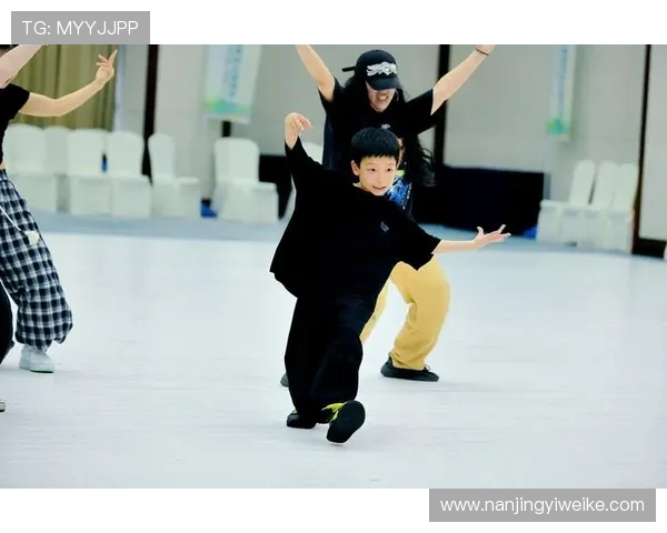 成都街舞盛宴揭秘：走进街舞队的实力与激情之旅