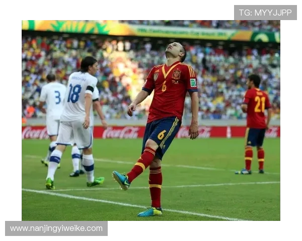 成都足球队在联合会杯积分榜中以93分稳居第一名展现强劲实力